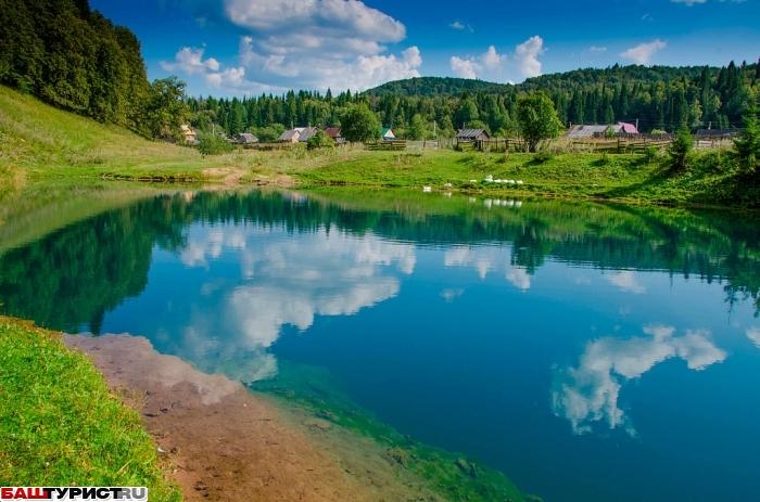 Озеро-родник Сарва. в Нуримановском районе Башкирии