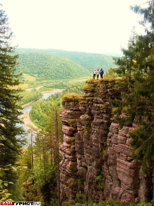 Розовые скалы на реке Инзер