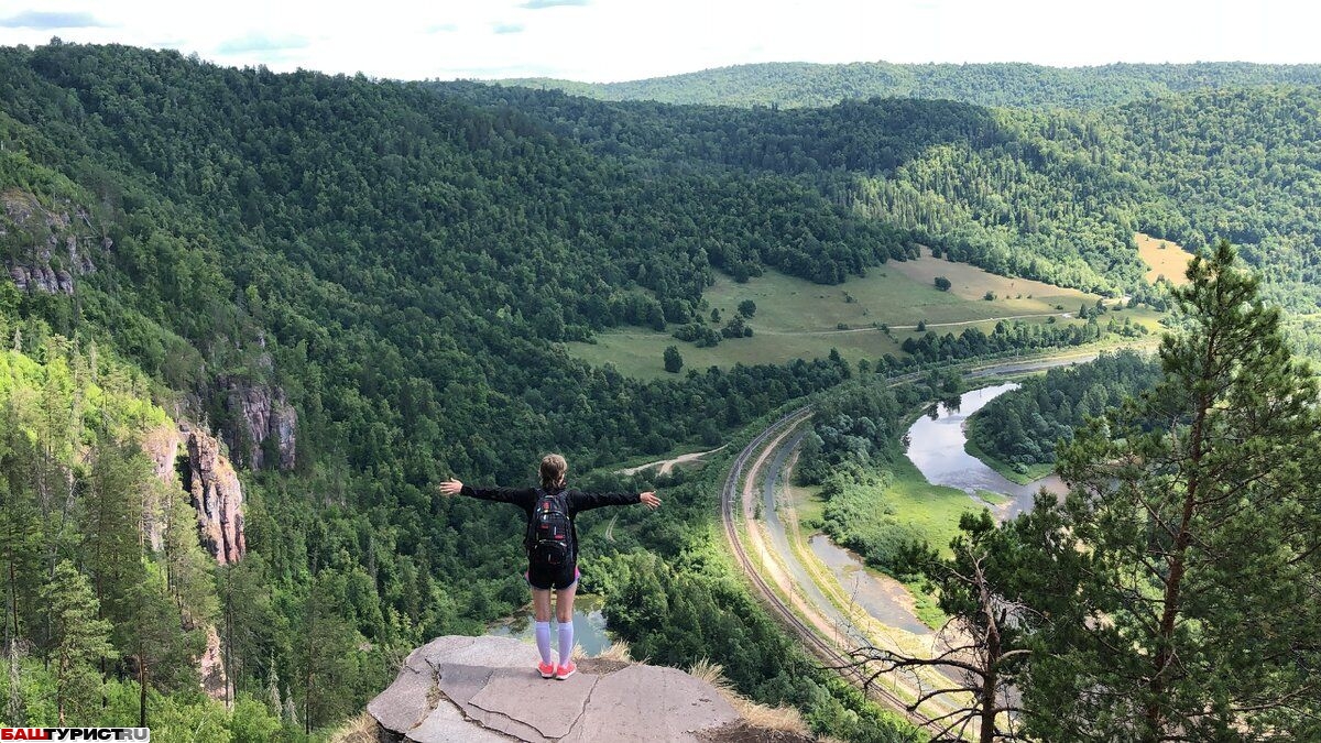 Розовые скалы на реке Инзер