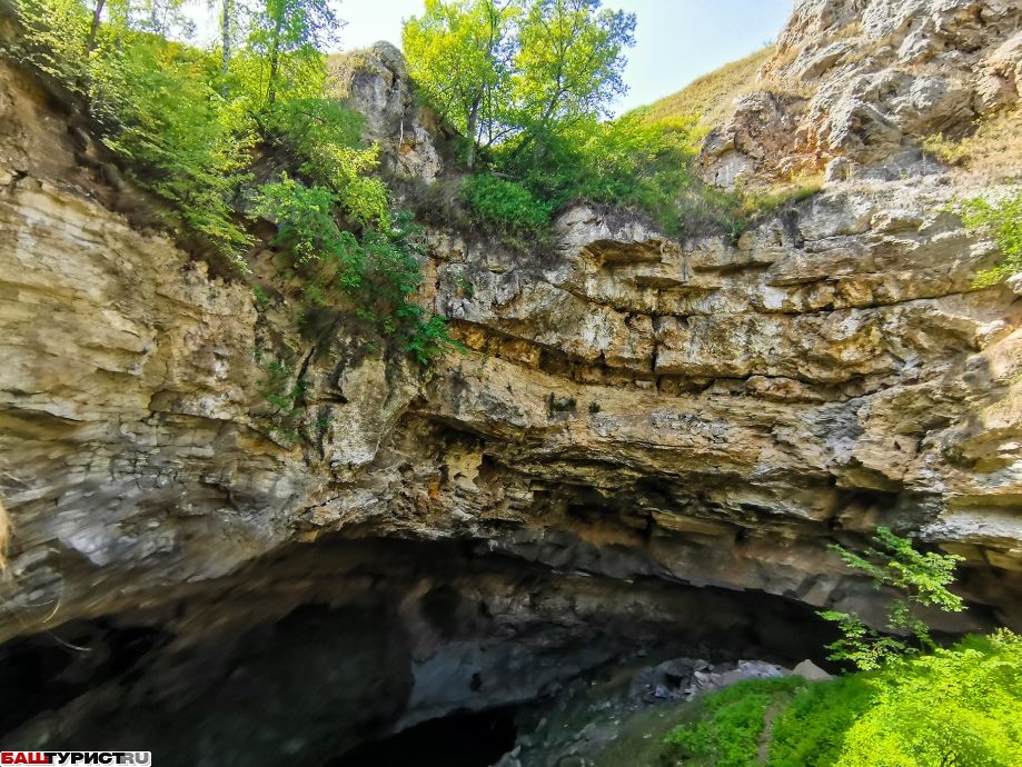 Пещера Вертолетная (Ахмеровский провал)
