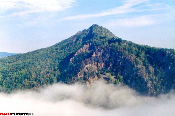 Хребт Караташ. Вид на Малый Ямантау. Район Айгира