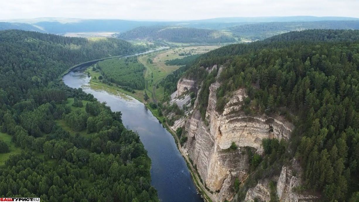 Скала и пещера Сабакай