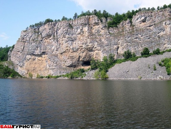 Пещера Муйнак-Таш (Театральная)