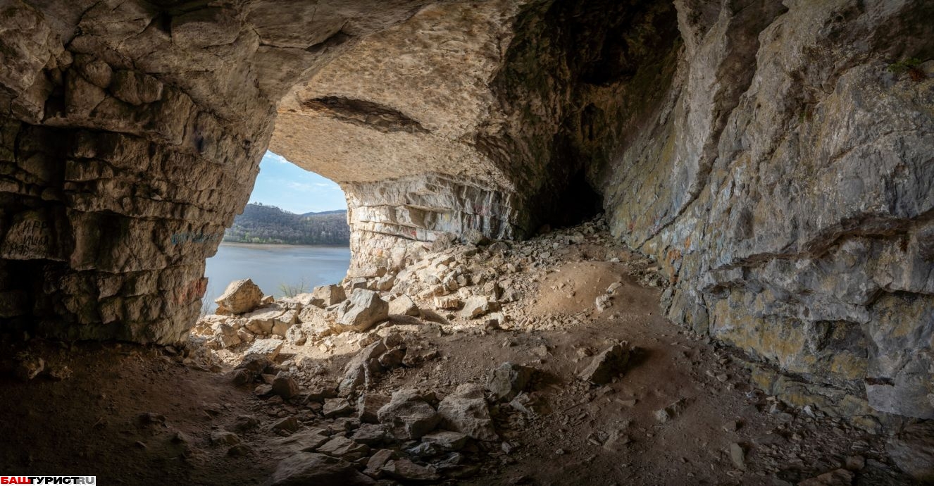 Пещера Муйнак-Таш (Театральная)