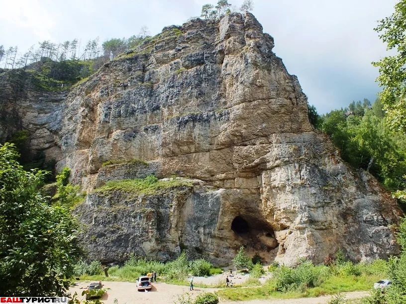Скала Калим-ускан и пещера Салавата Юлаева (Макарово)