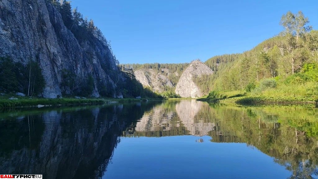 Кротовая пещера