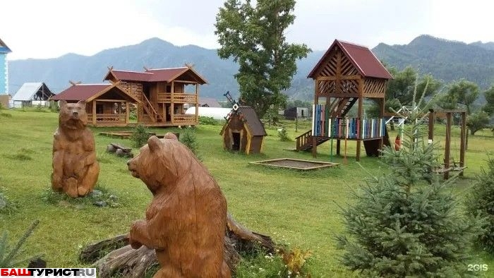 Горный приют «Три медведя» расположен в селе Тюлюк Челябинской области