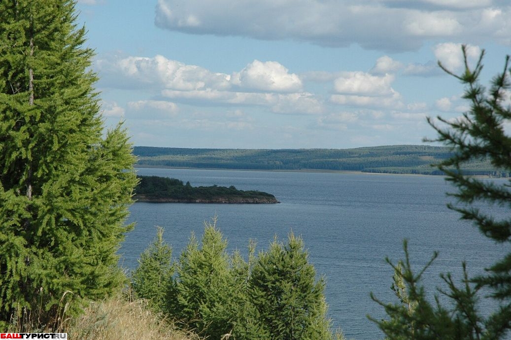 Кандрыкуль — бессточное озеро карстового происхождения на Белебеевской возвышенности 