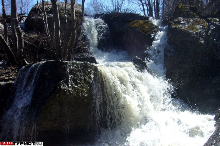 Водопад Кукраук (Кук-караук) в конце Апреля