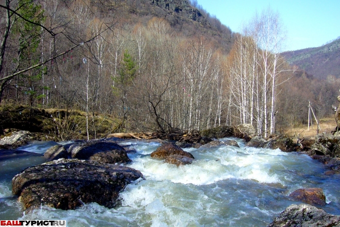 Водопад Кукраук (Кук-караук) в конце Апреля