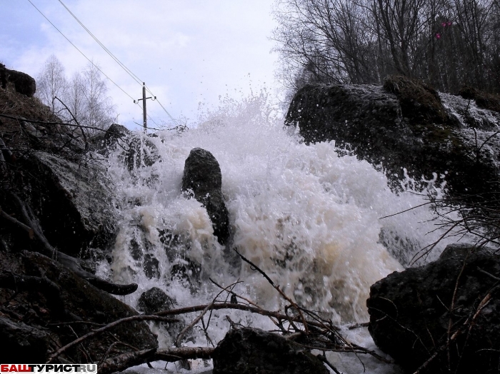 Водопад Кукраук в Апреле