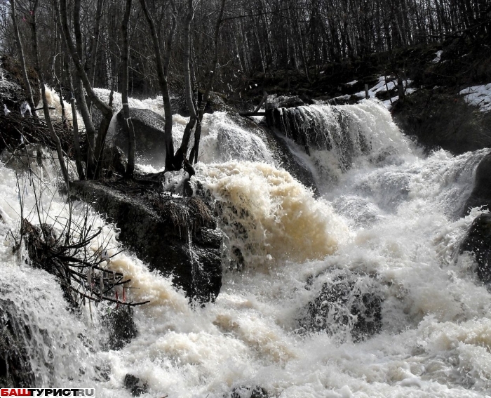 Водопад Кукраук в Апреле