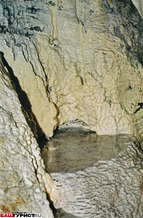 Пещера Свадебная. Урочище Ташельган на пути к Кутукам