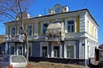 Дом усадьбы Шамовых с оградой и воротами (восточное здание)